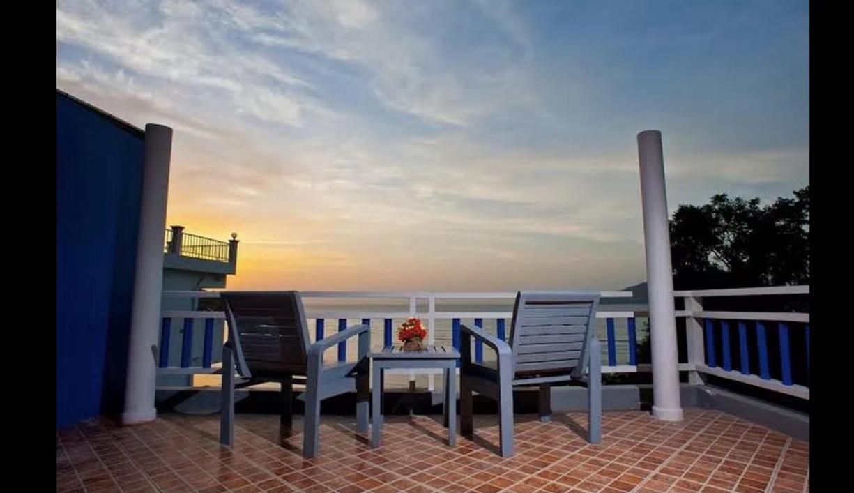At Sea Patong Hotell Exteriör bild